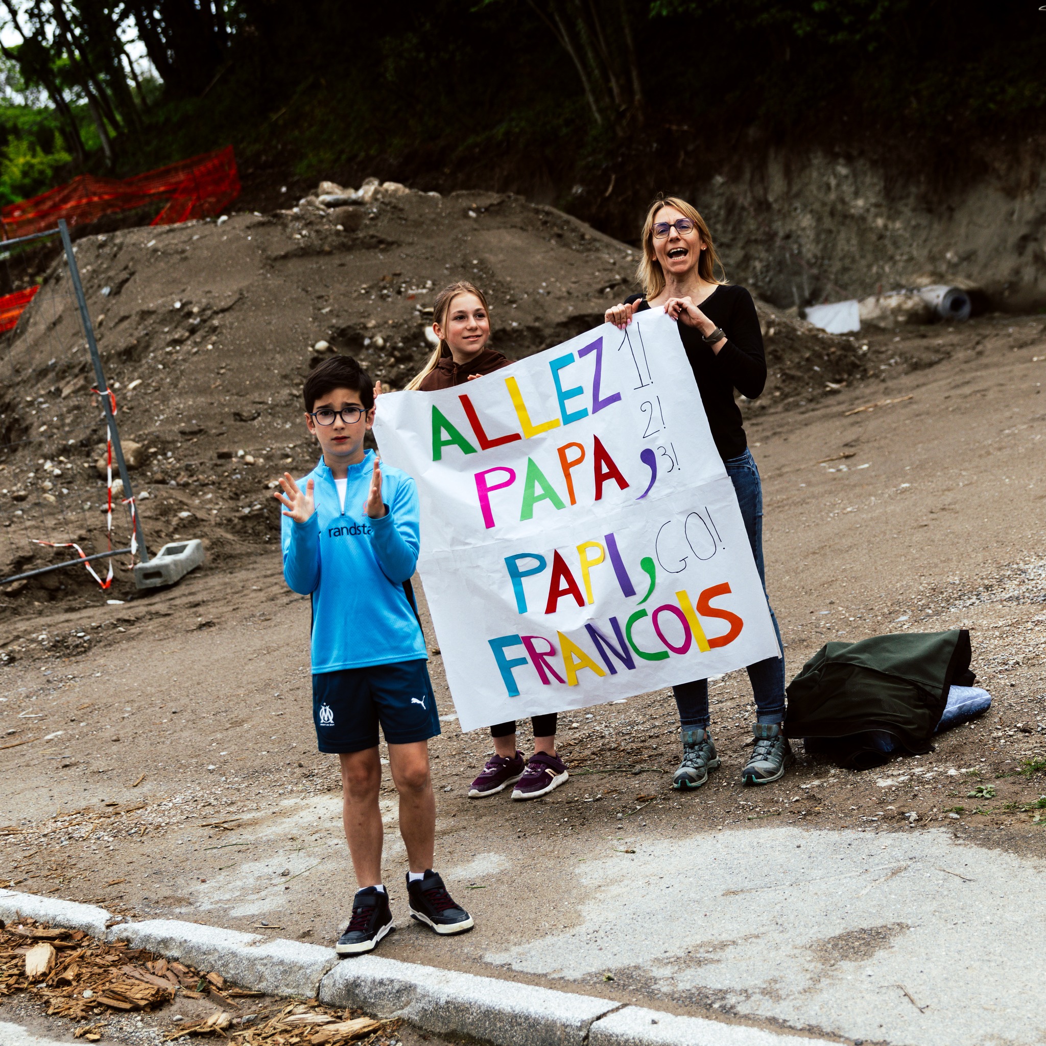 🧨📣📢 Et toi ? Quels supporters vas tu-emmener avec toi dans ton aventure ? 🥳🫨😈

📸 @puurfilm 

𝐈𝐧𝐟𝐨𝐫𝐦𝐚𝐭𝐢𝐨𝐧𝐬 & 𝐢𝐧𝐬𝐜𝐫𝐢𝐩𝐭𝐢𝐨𝐧𝐬 ⤵️
✍️ https://thonon-cyclingrace.fr

#ThononCyclingRace #TCR #cyclosportive #cyclo #Gravel #route #granfondo #leman #thononlesbains #hautesavoie